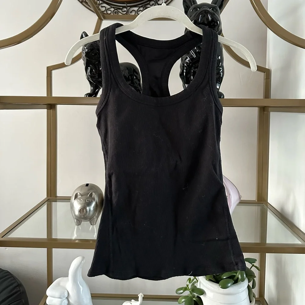 Alo black tank top